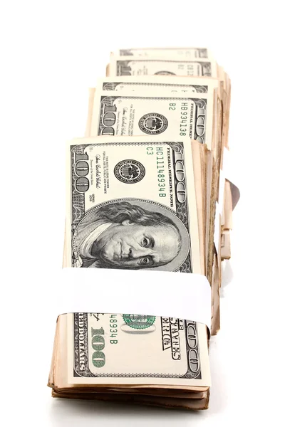 Wielu sto dolarów banknotów makro na białym tle — Zdjęcie stockowe