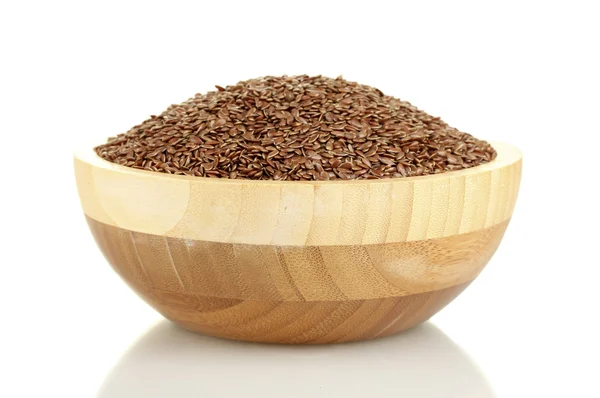 Nasiona lnu w drewniana miska na białym tle — Zdjęcie stockowe