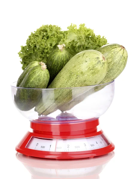 Čerstvé zeleniny v měřítkách izolovaných na bílém — Stock fotografie