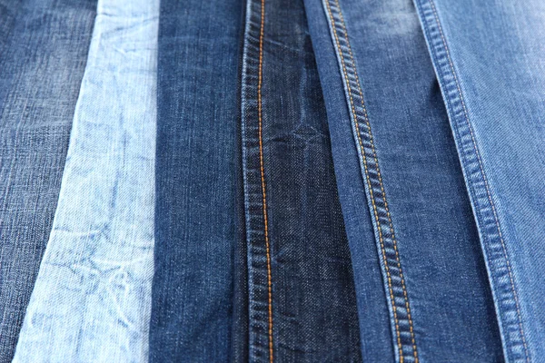 Beaucoup de jeans en gros plan — Photo