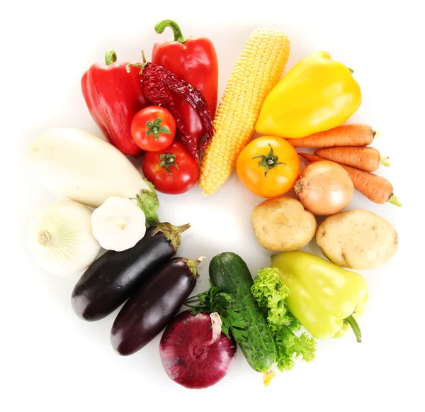 Verduras brillantes y coloridas aisladas sobre fondo blanco — Foto de Stock