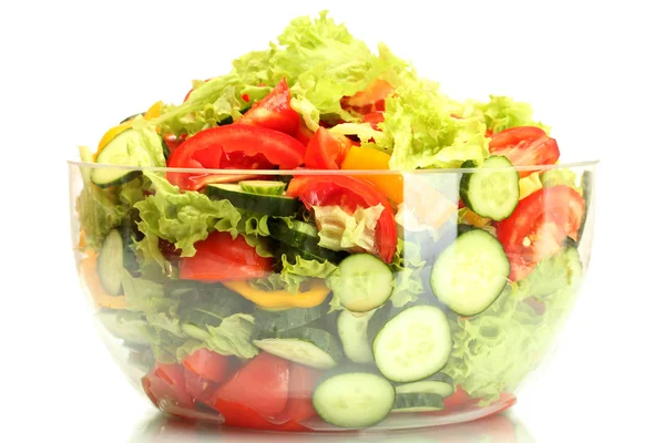 Frisk grøntsagssalat i transparent skål isoleret på hvid - Stock-foto