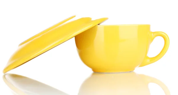 黄色杯子与杯碟上白色隔离 — 图库照片