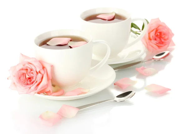杯茶与孤立在白色的玫瑰 — 图库照片