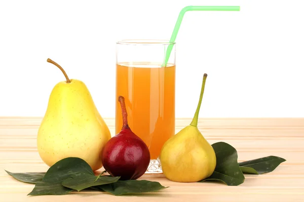 Pear juice with pears on wooden table on white background — Stock Photo, Image