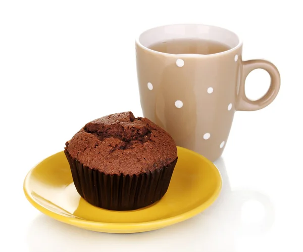 Čerstvé muffin s čajem izolovaných na bílém — Stock fotografie