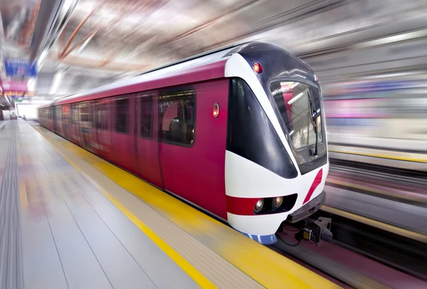 Treno veloce LRT in movimento, Kuala Lumpur — Foto Stock