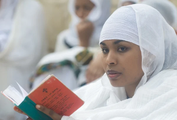 Etiopisk helgedom brand ceremoni — Stockfoto