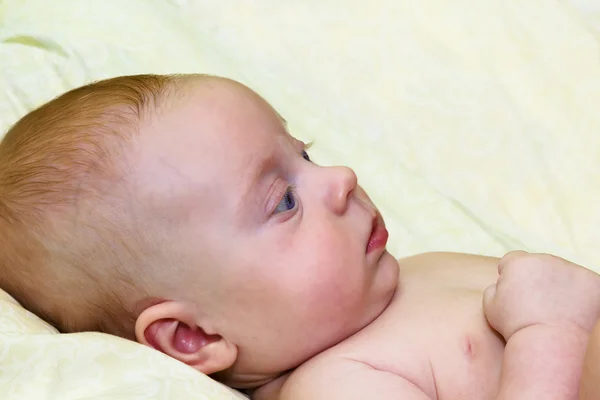 Bebek çocuk 4 ay yaşlı — Stok fotoğraf