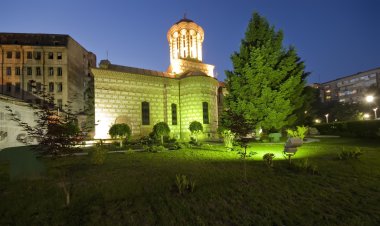 Kilise, gece, Bükreş