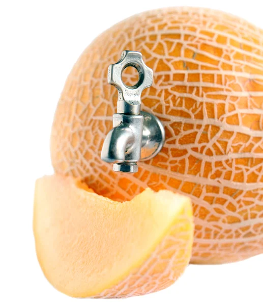 Frische Melone mit einem Zapfhahn — Stockfoto