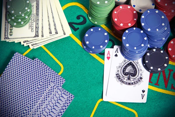 De inhoud van de tabel in een casino — Stockfoto
