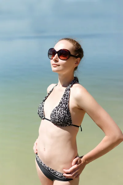 Nice Lady posing on a beach resort — Stock Photo, Image
