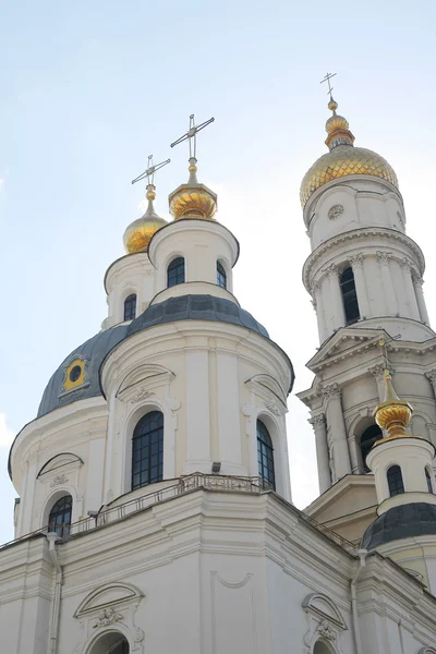 Церковь с куполом — стоковое фото