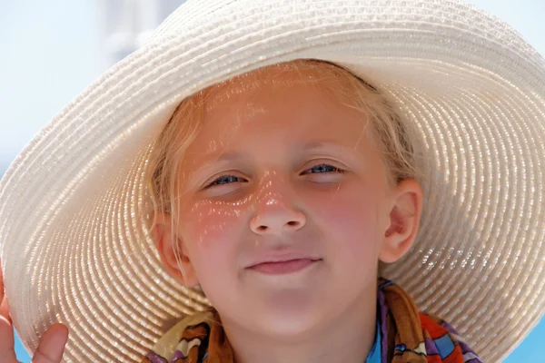Portrét dívky nosí klobouk — Stock fotografie