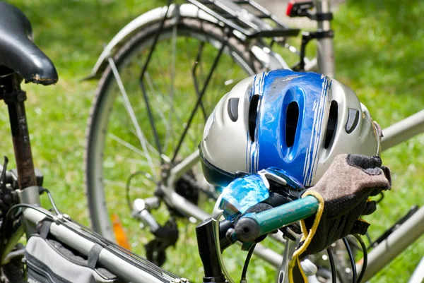 Cyklistické helmy — Stock fotografie