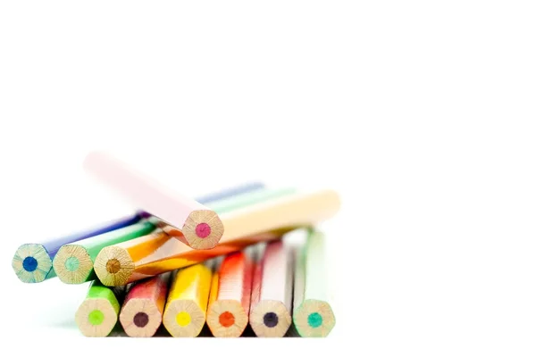 Primer plano de los extremos de los lápices de colores — Foto de Stock