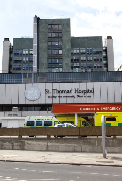 St thomas' hospital i london — Stockfoto