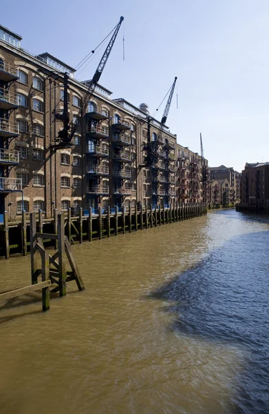 Londra'daki St. saviour'ın dock — Stok fotoğraf