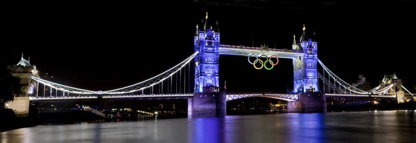 Γέφυρα του Πύργου και Ολυμπιακούς δακτυλίους — Φωτογραφία Αρχείου