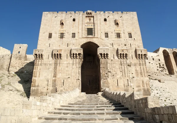 城堡大门在阿勒颇叙利亚 — 图库照片