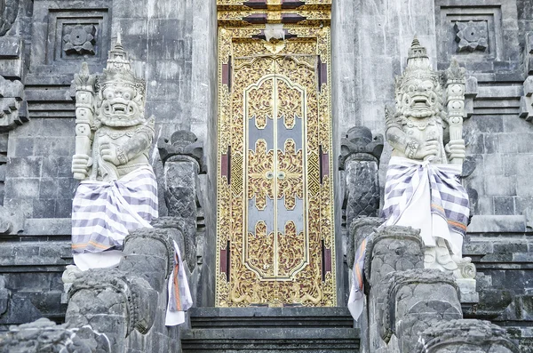 Temple door in bali indonesia — Stock Photo, Image