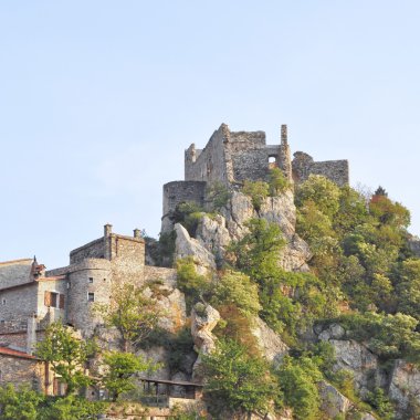 Castelvecchio'yu di rocca barbena