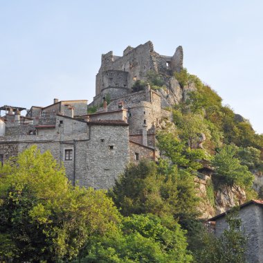 Castelvecchio'yu di rocca barbena