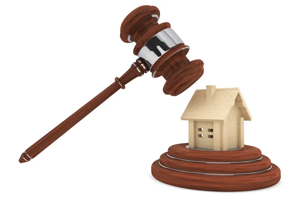 Justitie hamer met houten huis — Stockfoto