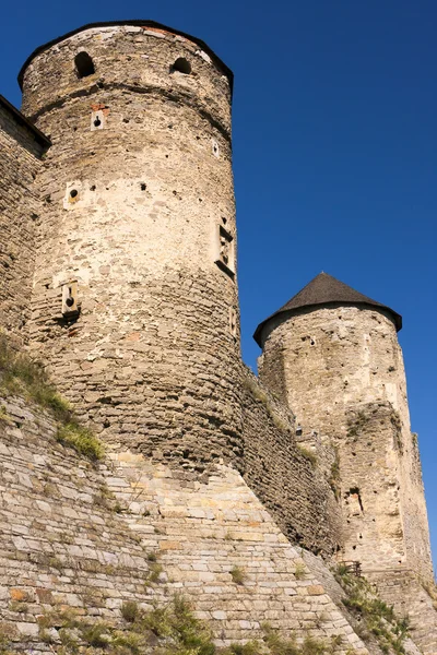 As torres de vigia do velho castelo — Fotografia de Stock