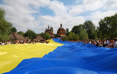 en büyük Ukrayna bayrağı