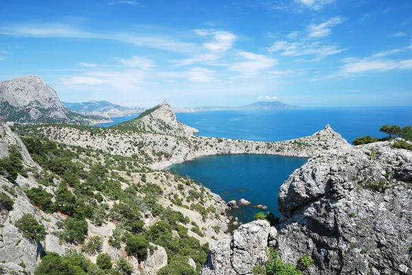 Il paesaggio di Crimea con promontori appuntiti — Foto Stock