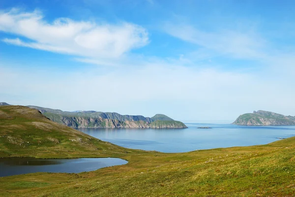 Blue lakes and moss hills of summer Soroya. — Stock Photo, Image