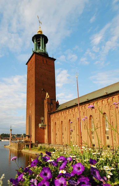Ратуша Стокгольма в утреннем свете — стоковое фото