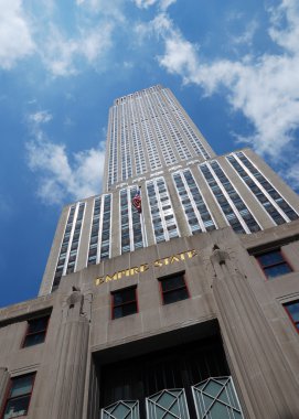 empire state gökyüzüne karşı bina