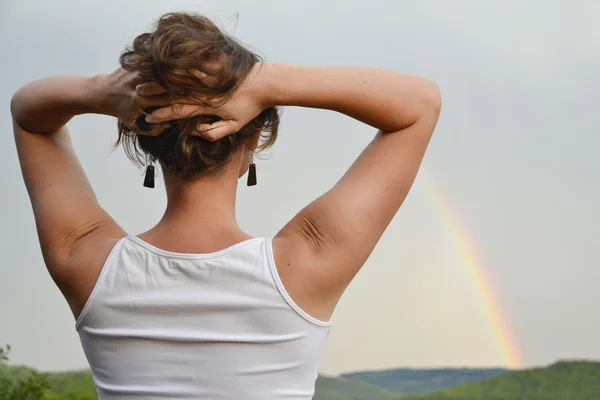Looking at the rainbow — Stock Photo, Image