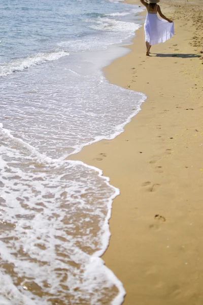 Прогулянки на пляжі — стокове фото