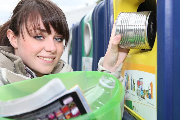 Woman recycling household waste — Stock Photo, Image