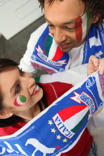 Entusiasmados fãs de esportes italianos — Fotografia de Stock