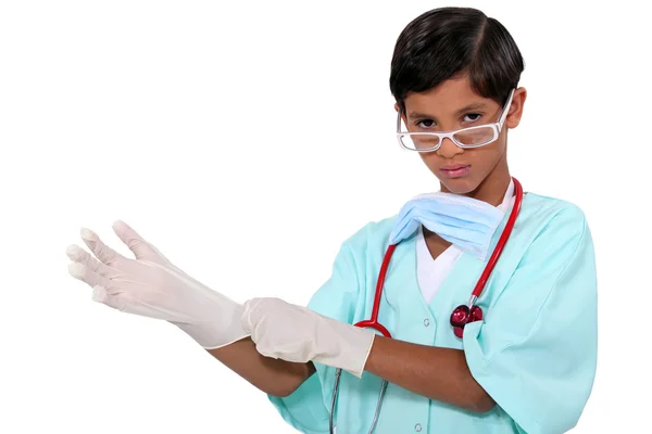 Mały chłopiec ubrany jak chirurg — Zdjęcie stockowe