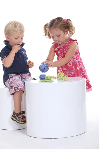Barn har te tillsammans — Stockfoto