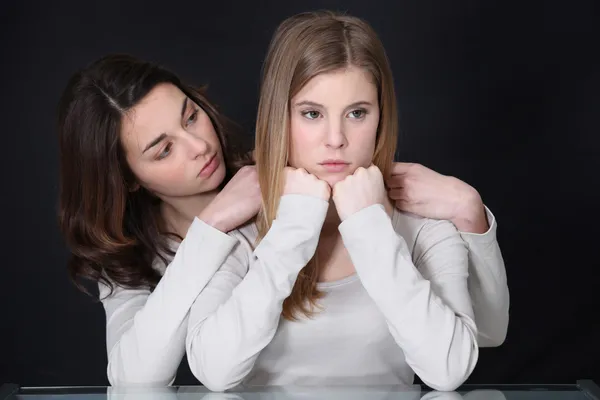 Sisters having an argument — Stock Photo, Image