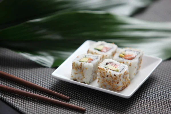 Assiette de sushi — Photo