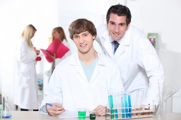 Students in lab — Stock Photo, Image