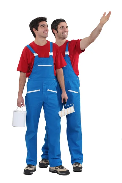 Twee mannelijke decorateurs — Stockfoto