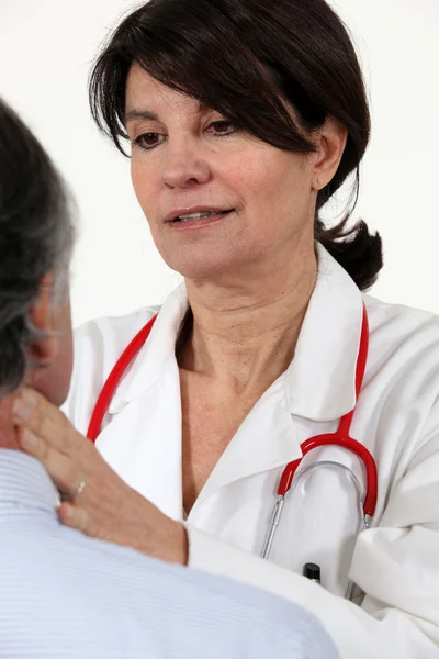 Kvinnliga allmänläkare — Stockfoto