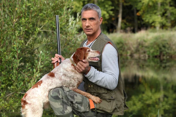 Hunter com cão — Fotografia de Stock