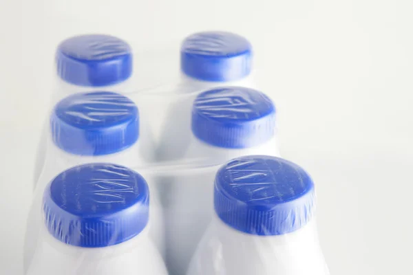 Шесть пачек молока — стоковое фото