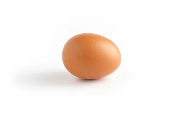 Único ovo no fundo branco — Fotografia de Stock