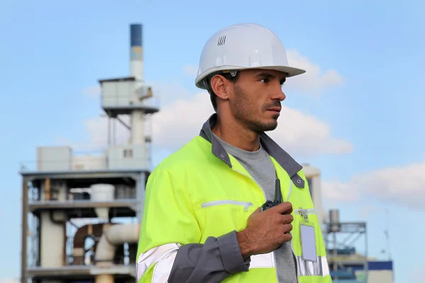 Foreman com um walkie talkie — Fotografia de Stock